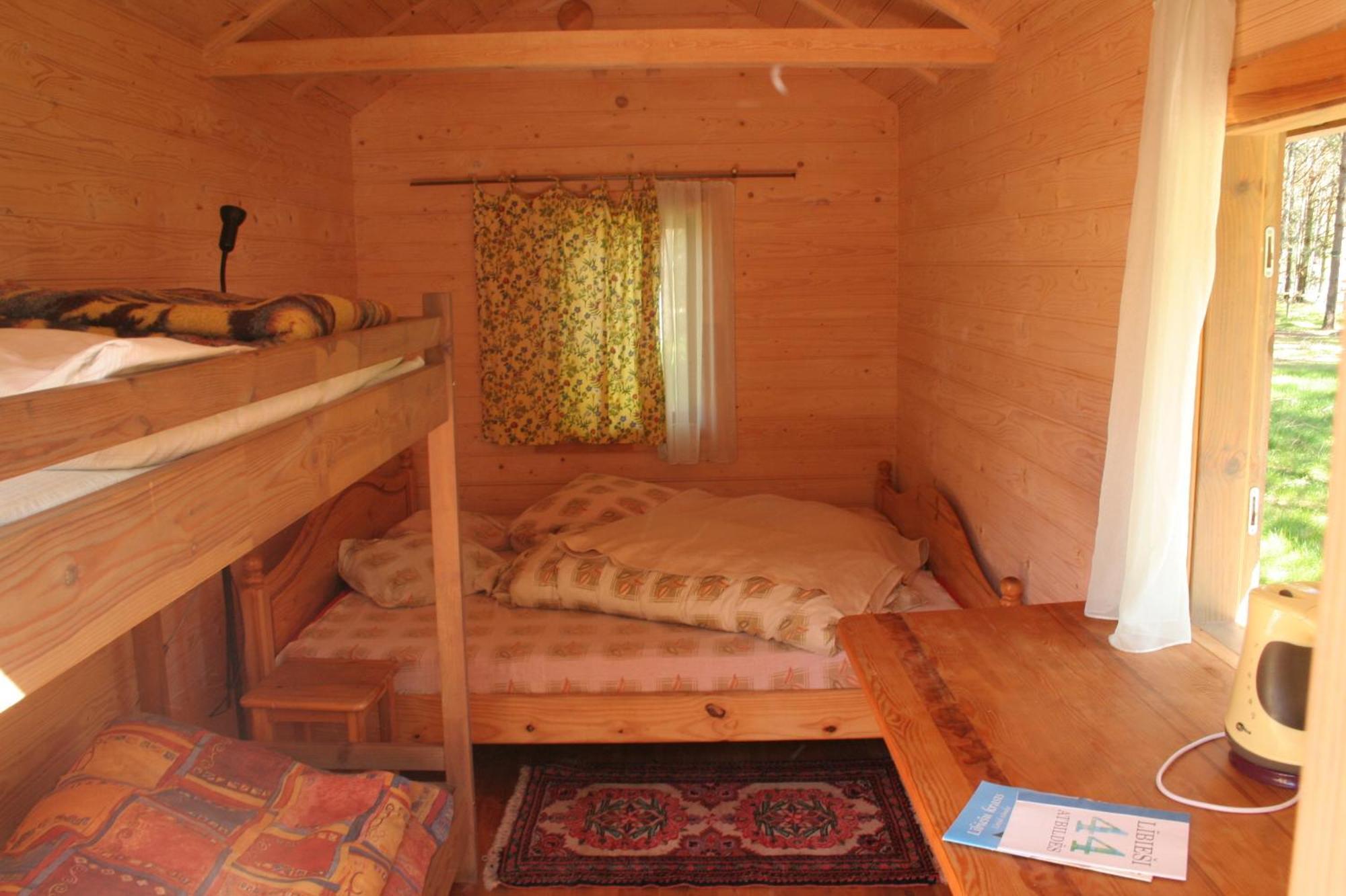 Guest House Pitagi Kosrags Bagian luar foto