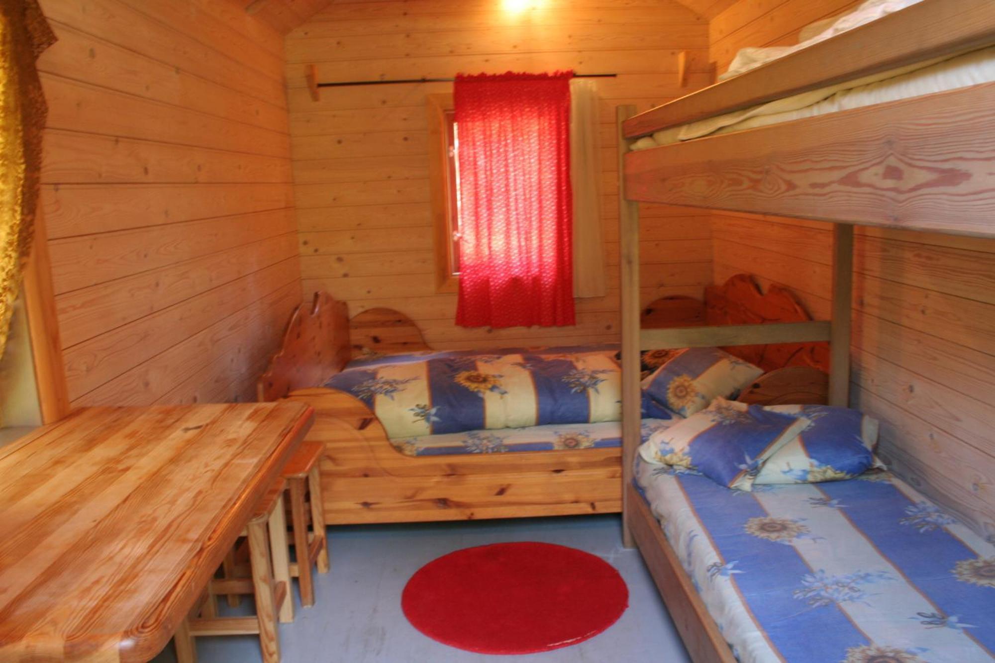 Guest House Pitagi Kosrags Bagian luar foto
